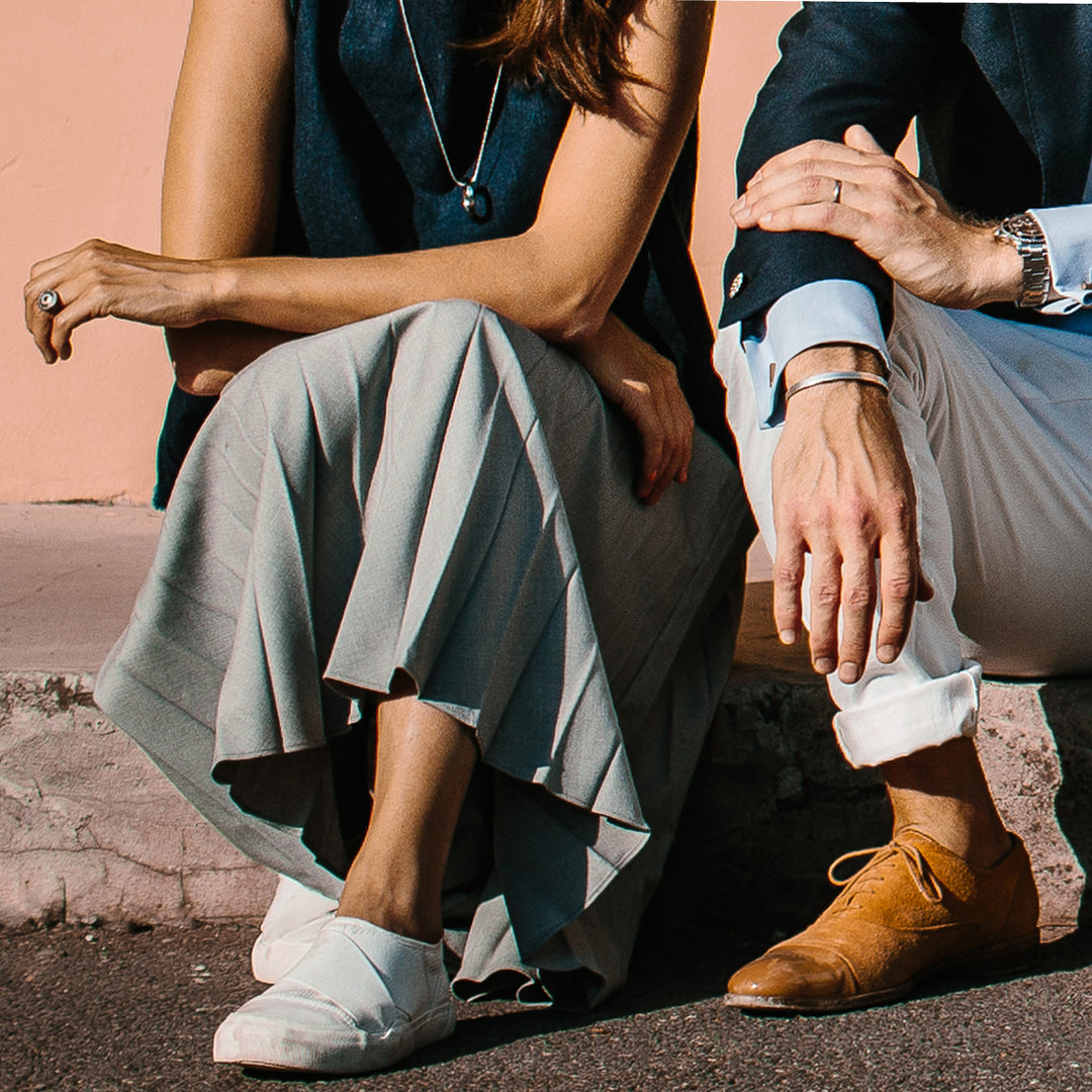 Read British men's accessories and women's jewellery brand Alice Made This guide for how to wear men's bracelets, including silver, copper, gold and brass cuff bracelets.