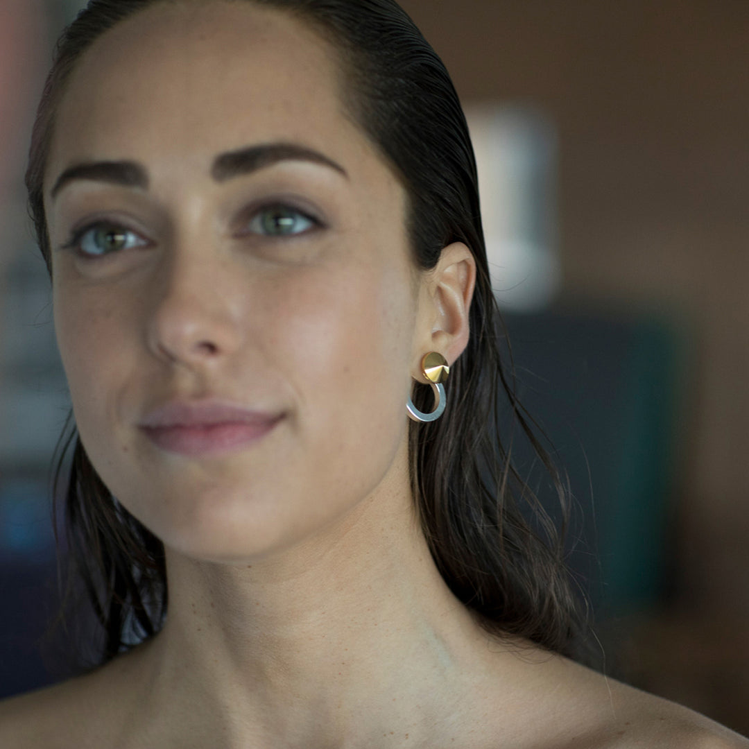 Women's jewellery and men's accessories brand Alice Made This looks at how to style minimalist accessories and minimalist jewellery, showing that less is more.