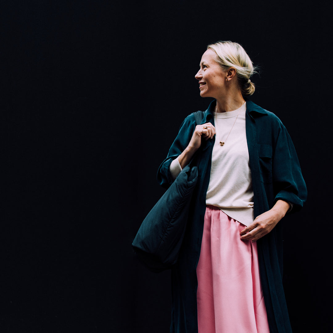 Last month we explored London Fashion Week and London Design Festival, catching up with some of the wonderful women wearing our jewellery. Here is part two of our photography series, looking at how our simple and engineered women’s jewellery has been comb