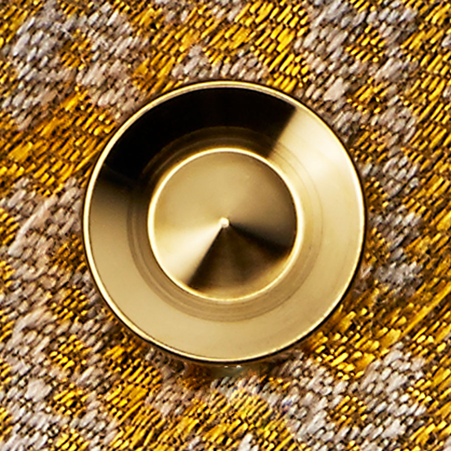 alvar gold cufflink | graphic close up