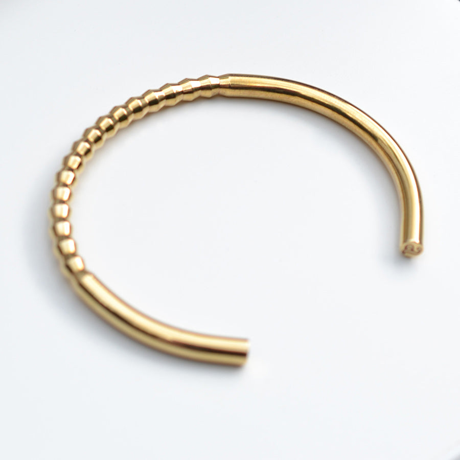 oscar brass bracelet | close up