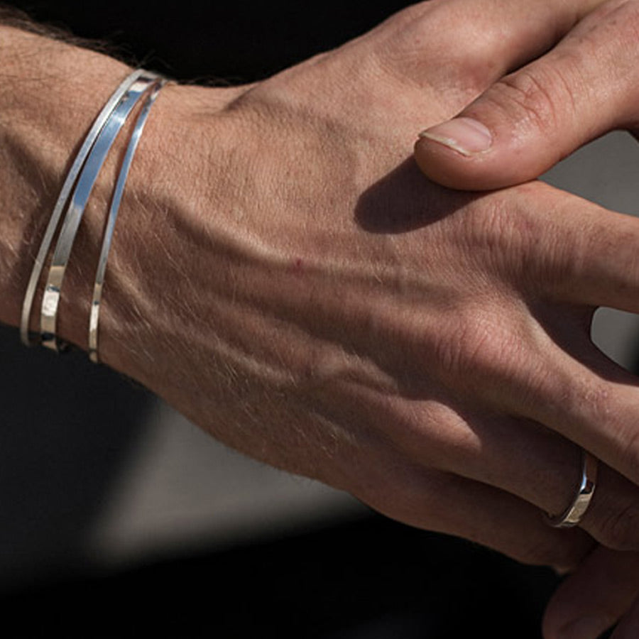 p4 bancroft polished silver bracelet | close up