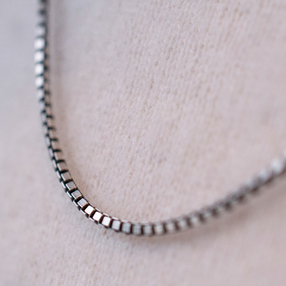 mens 55cm silver box chain | detail