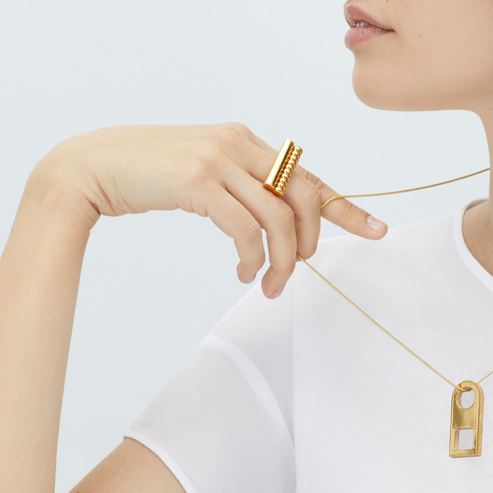 esme gold necklace | how to wear with t shirt